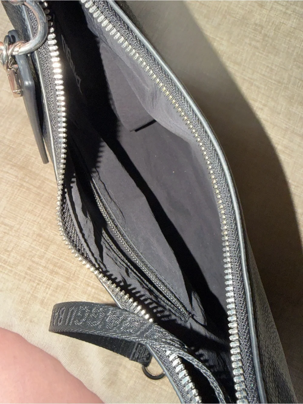 BAGGU Black Recycled Leather Shoulder Bag with Logo Tag and Dust Bag - Picture 7 of 8